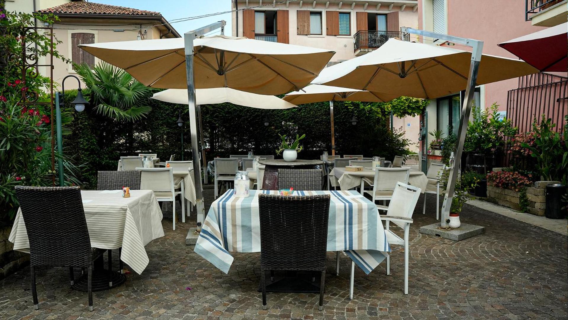 Florivana Boutique Hotel Ristorante San Pietro in Cariano Exterior photo