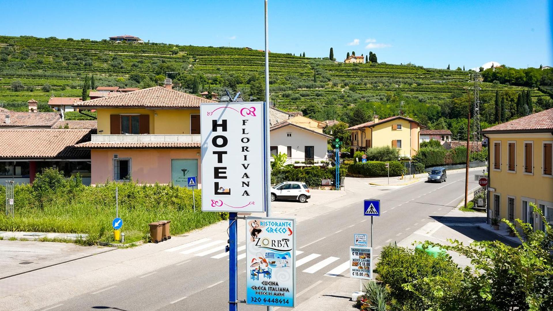 Florivana Boutique Hotel Ristorante San Pietro in Cariano Exterior photo
